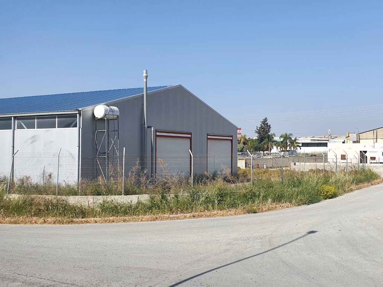 INDUSTRIAL FIELD WITH WAREHOUSE IN ARADIPPOU