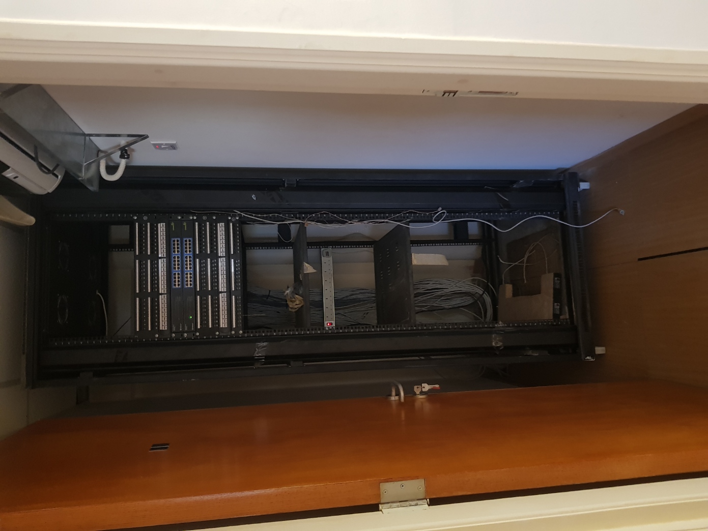 OFFICE FOR RENT IN LARNACA