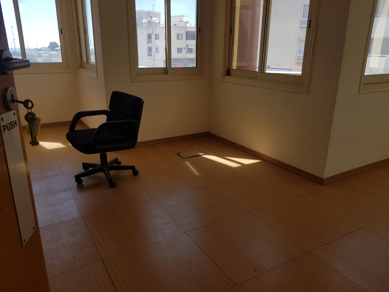 OFFICE FOR RENT IN LARNACA