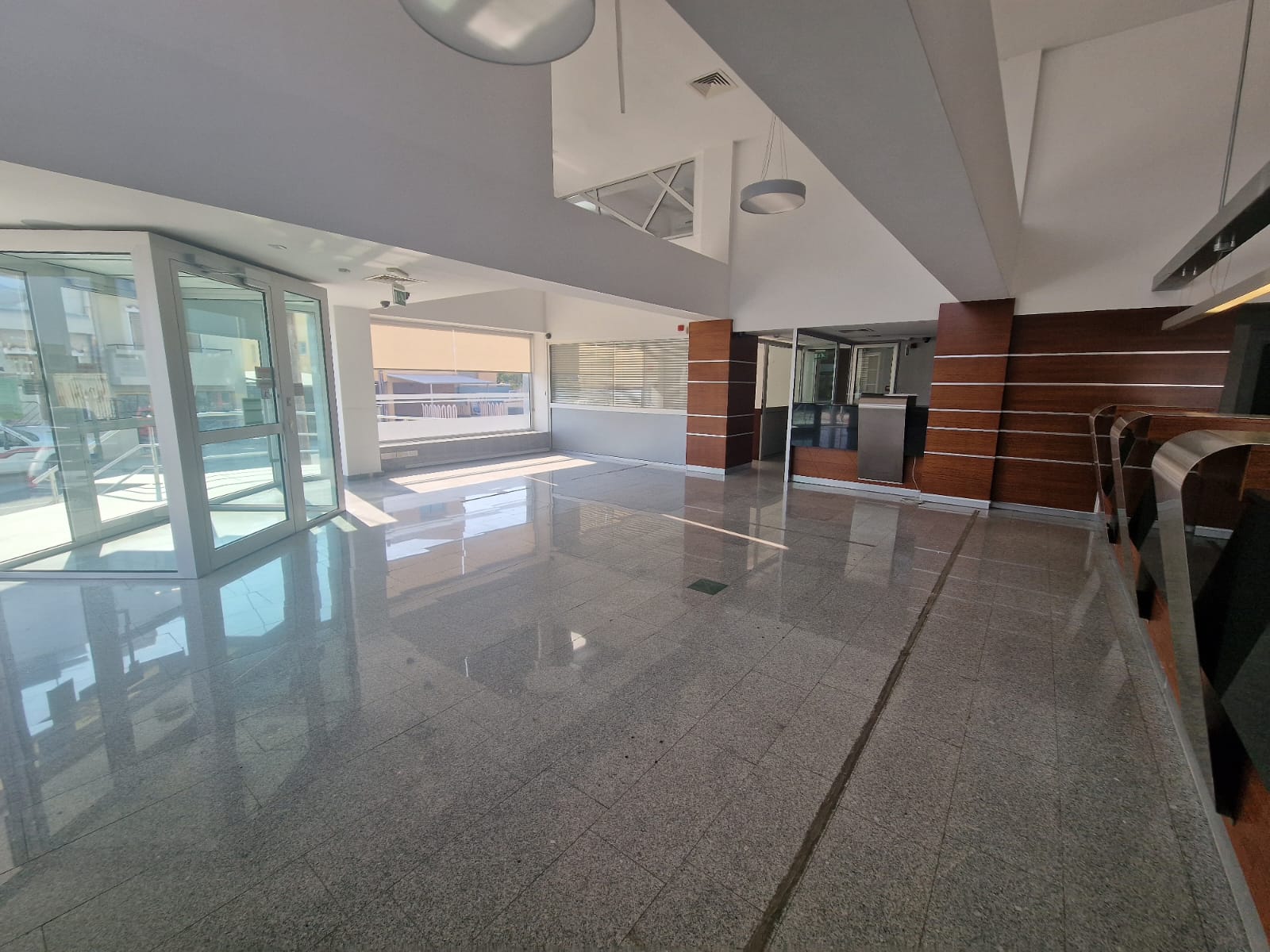 COMMERCIAL BUILDING FOR RENT IN AGIOI ANARGIROI/LARNACA