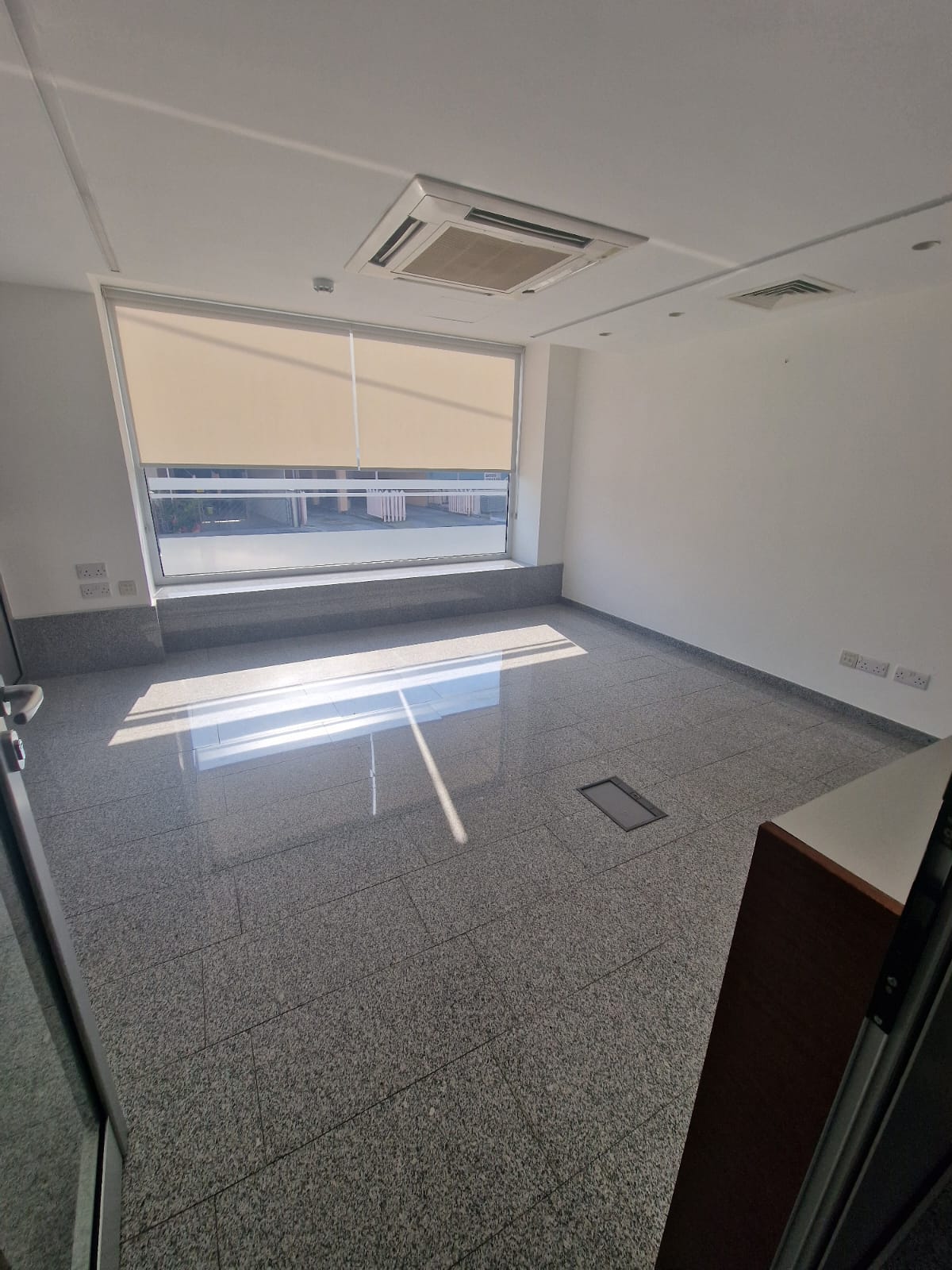 COMMERCIAL BUILDING FOR RENT IN AGIOI ANARGIROI/LARNACA