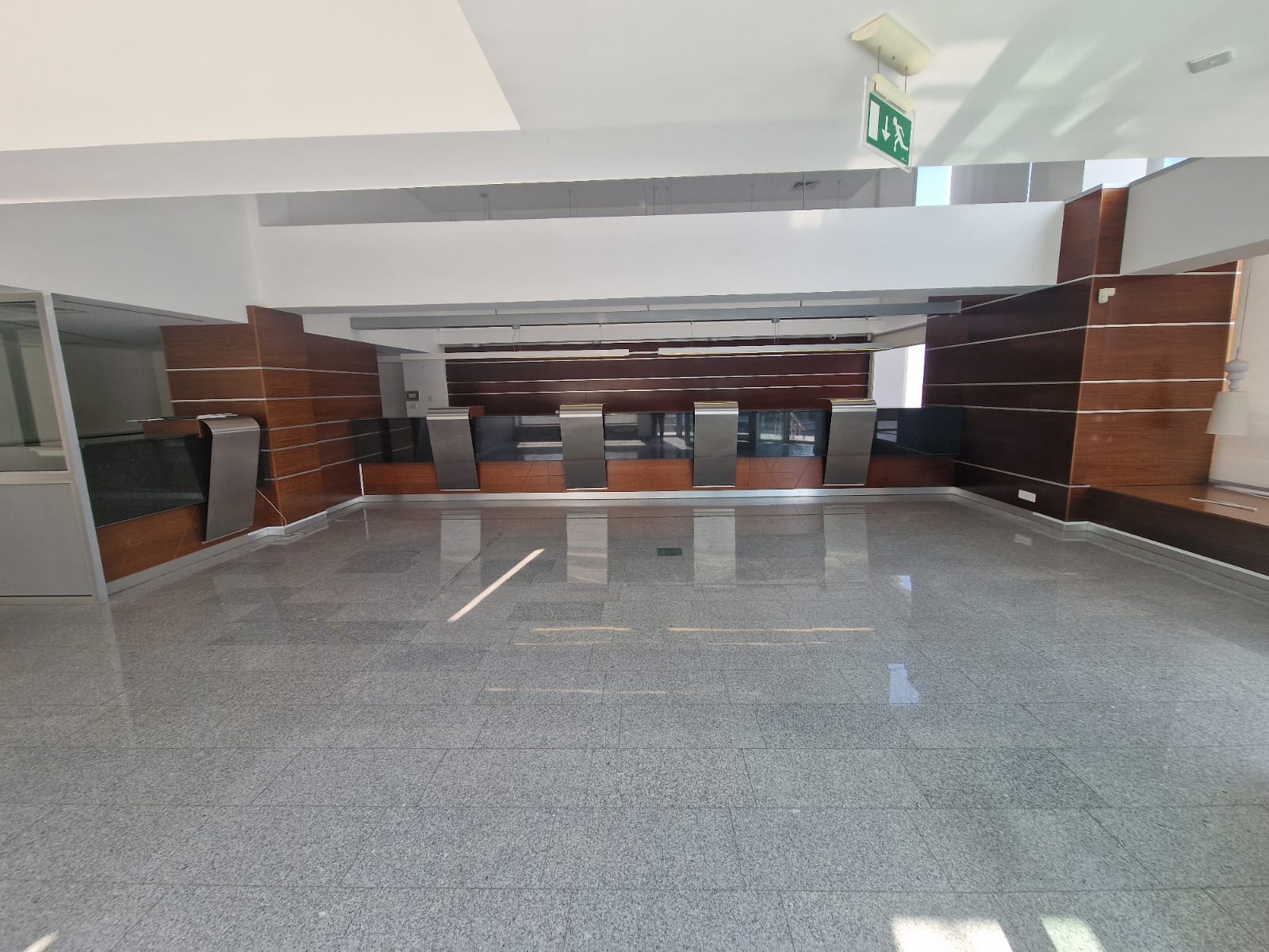 COMMERCIAL BUILDING FOR RENT IN AGIOI ANARGIROI/LARNACA