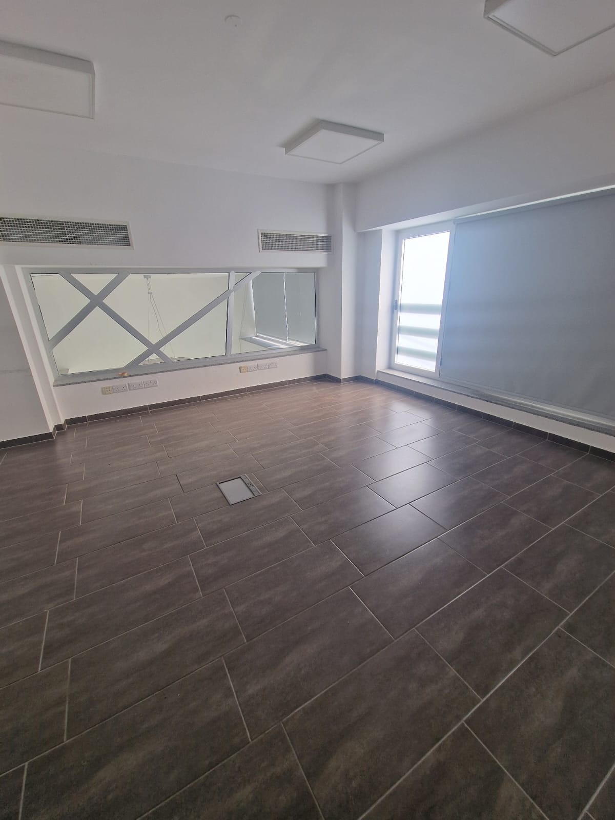 COMMERCIAL BUILDING FOR RENT IN AGIOI ANARGIROI/LARNACA