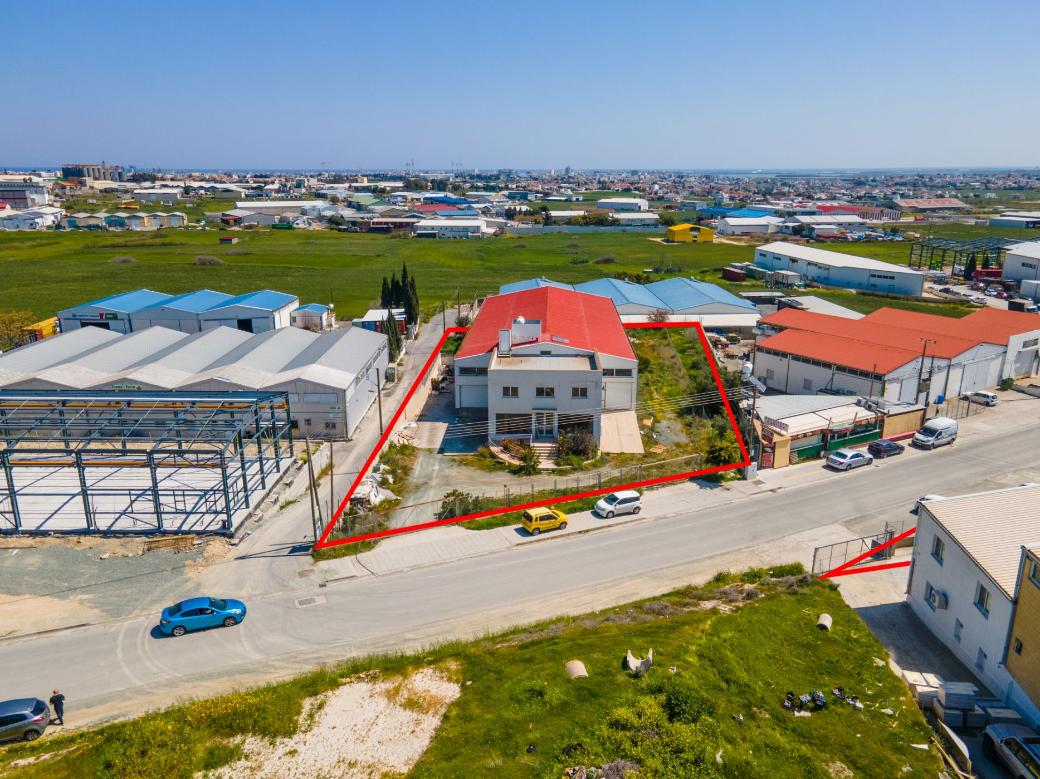 WAREHOUSE FOR SALE IN ARADIPPOU/LARNACA