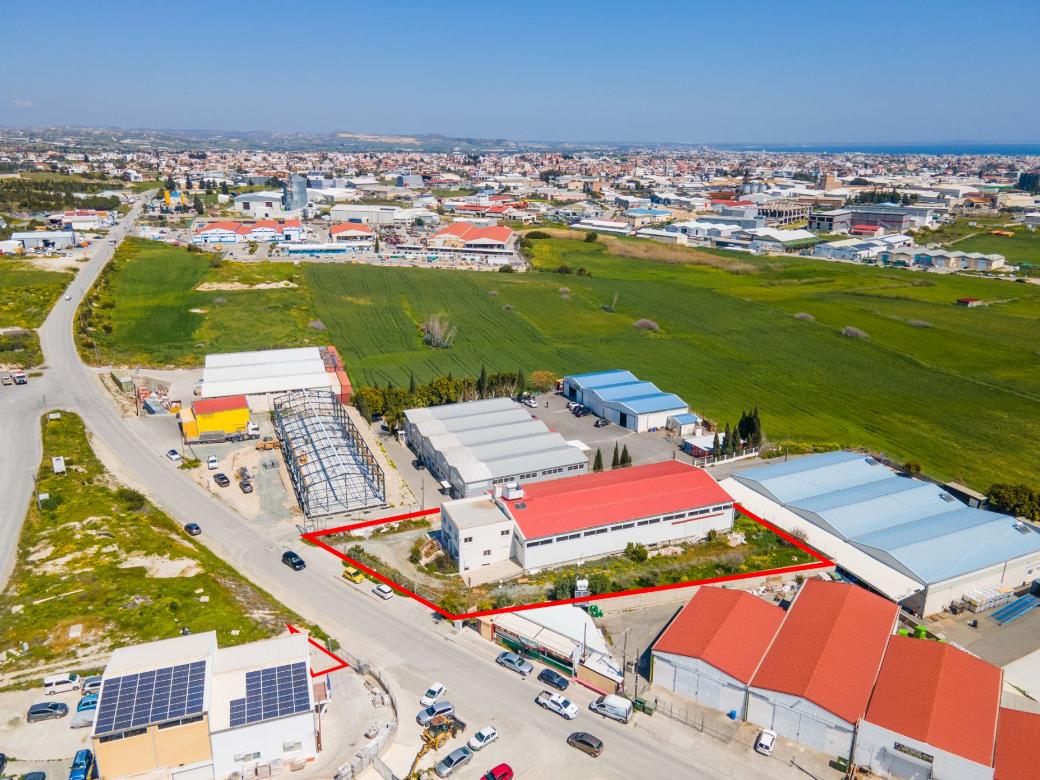 WAREHOUSE FOR SALE IN ARADIPPOU/LARNACA