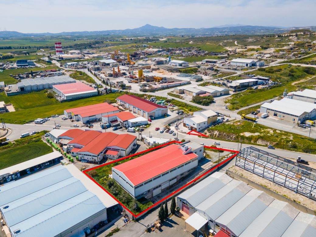 WAREHOUSE FOR SALE IN ARADIPPOU/LARNACA