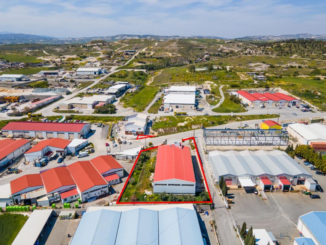 WAREHOUSE FOR SALE IN ARADIPPOU/LARNACA