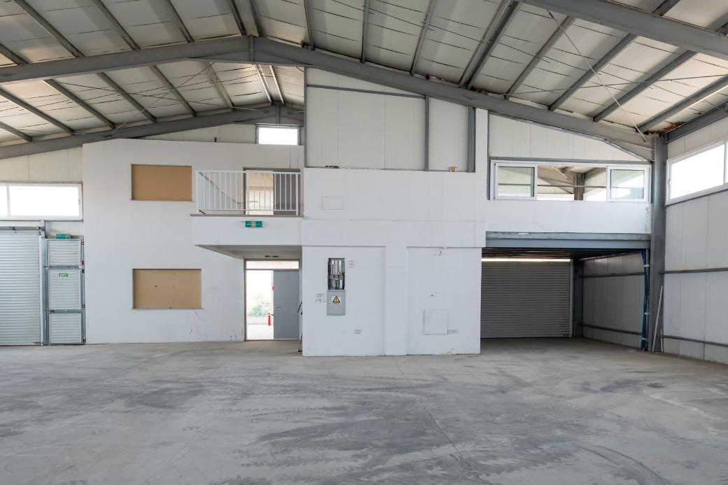 WAREHOUSE FOR SALE IN ARADIPPOU/LARNACA