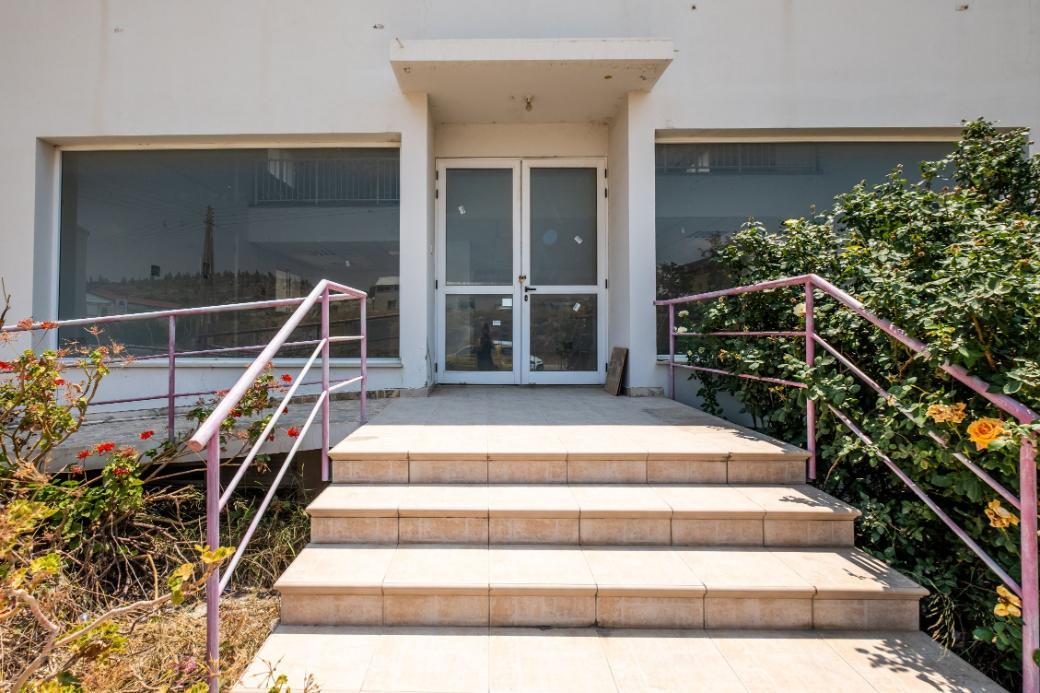 WAREHOUSE FOR SALE IN ARADIPPOU/LARNACA