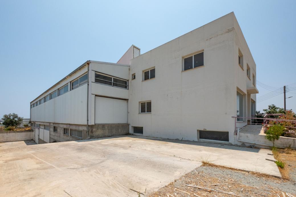 WAREHOUSE FOR SALE IN ARADIPPOU/LARNACA