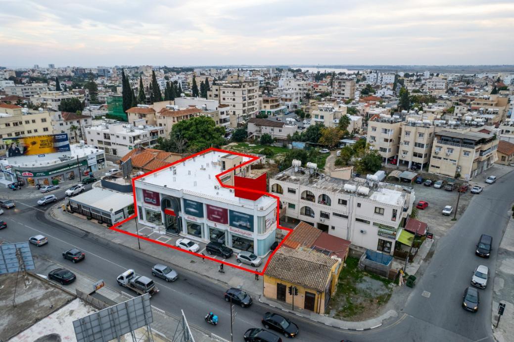 COMMERCIAL BUILDING IN AGIOS NIKOLAOS/LARNACA