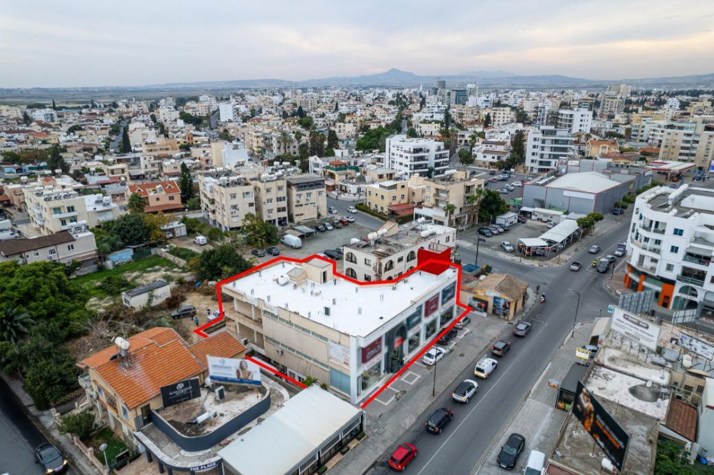 COMMERCIAL BUILDING IN AGIOS NIKOLAOS/LARNACA