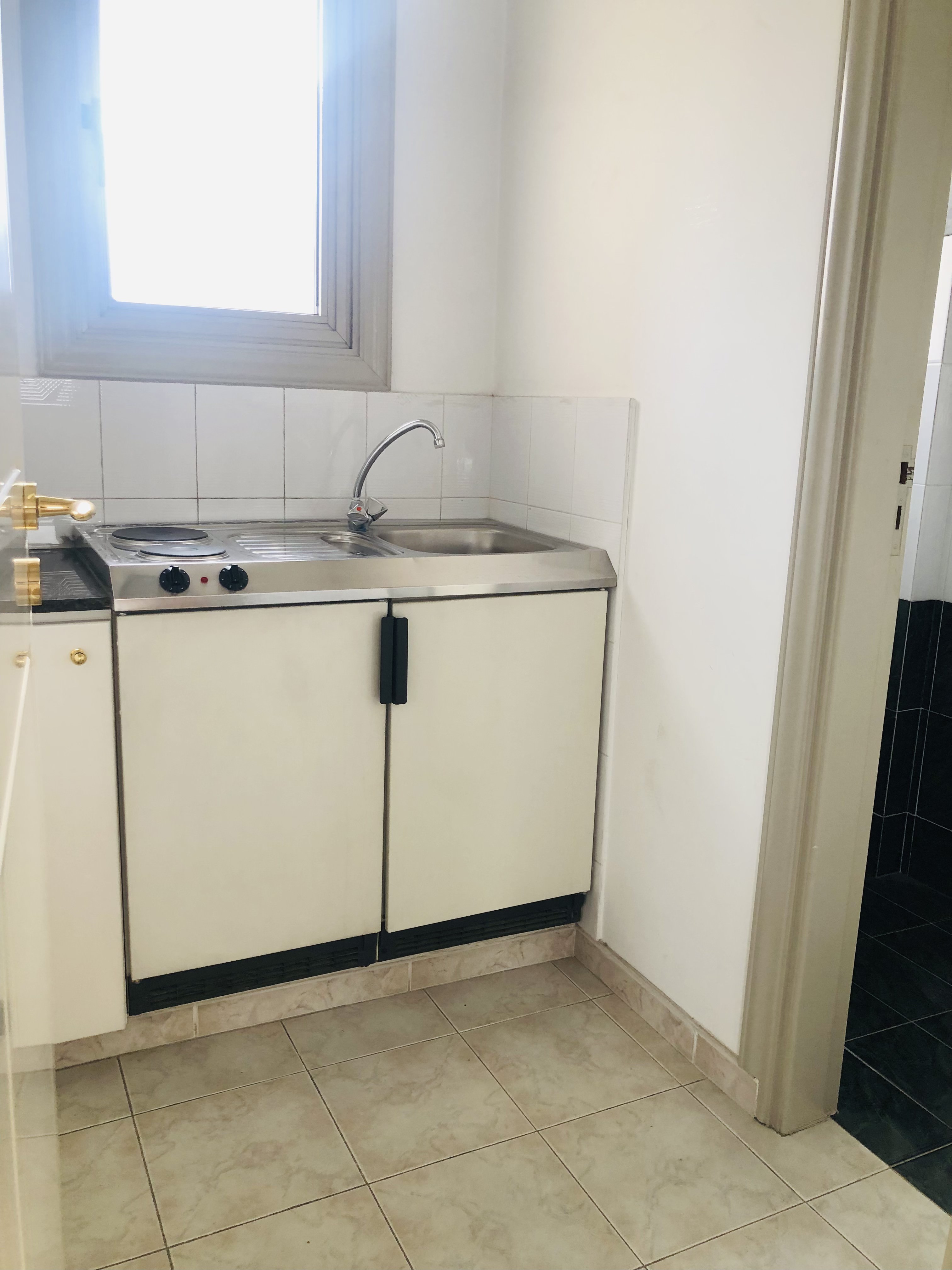 COMMERCIAL BUILDING IN GRIVA DIGENI/LIMASSOL