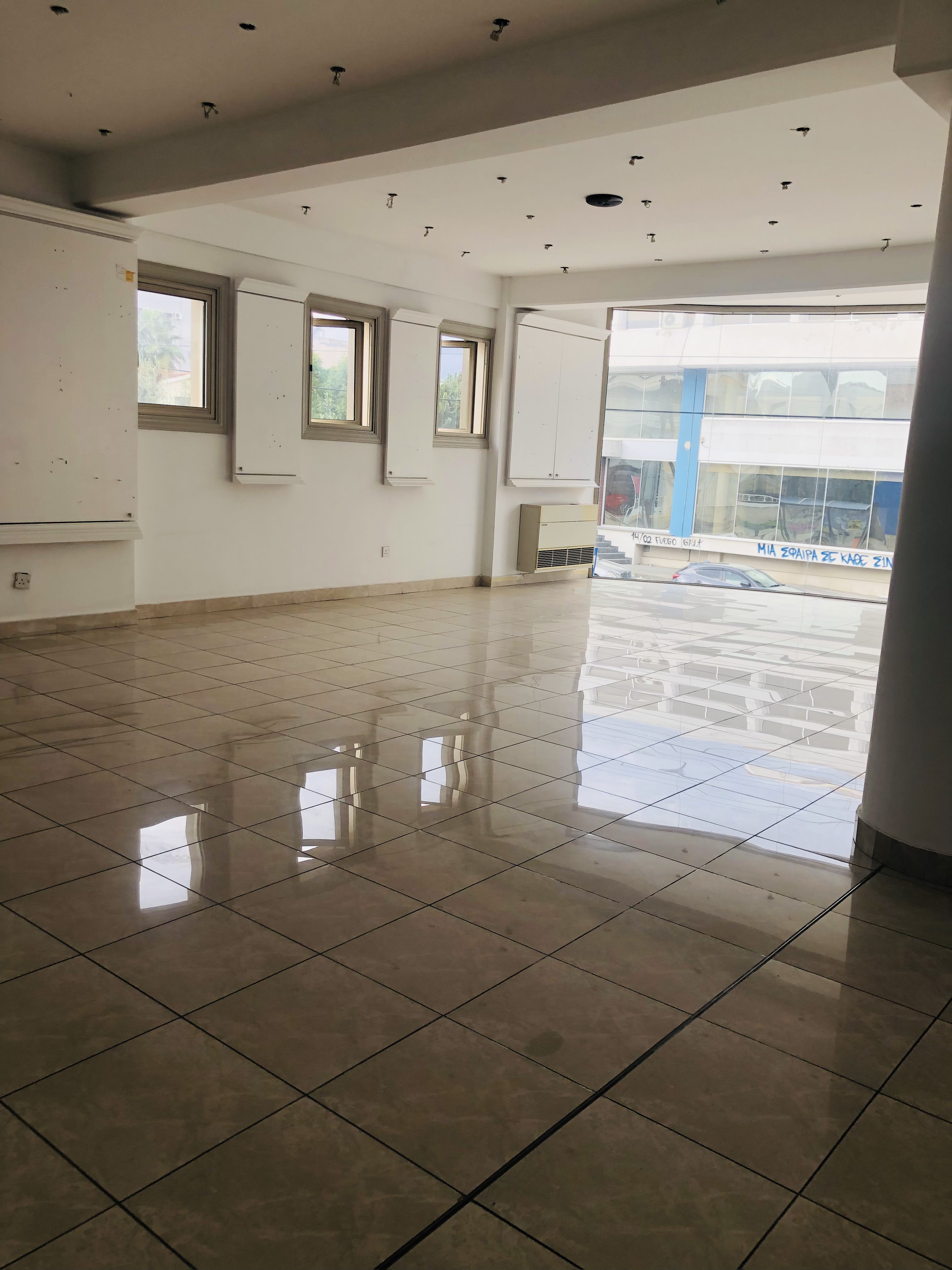 COMMERCIAL BUILDING IN GRIVA DIGENI/LIMASSOL