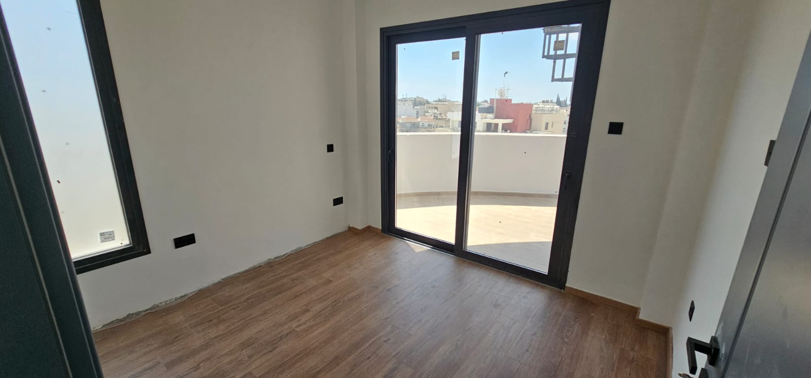 BUILDING FOR SALE IN SOTIROS/LARNACA