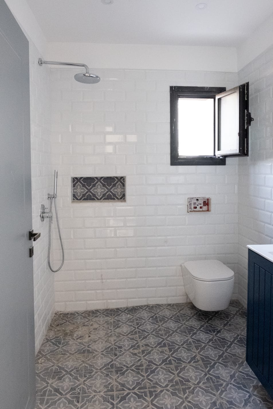 BUILDING FOR SALE IN SOTIROS/LARNACA