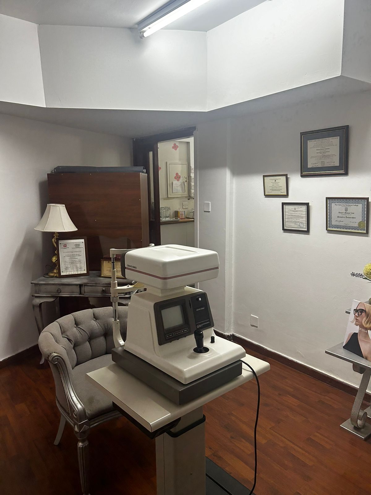SHOP FOR RENT IN ERMOU STREET/LARNACA
