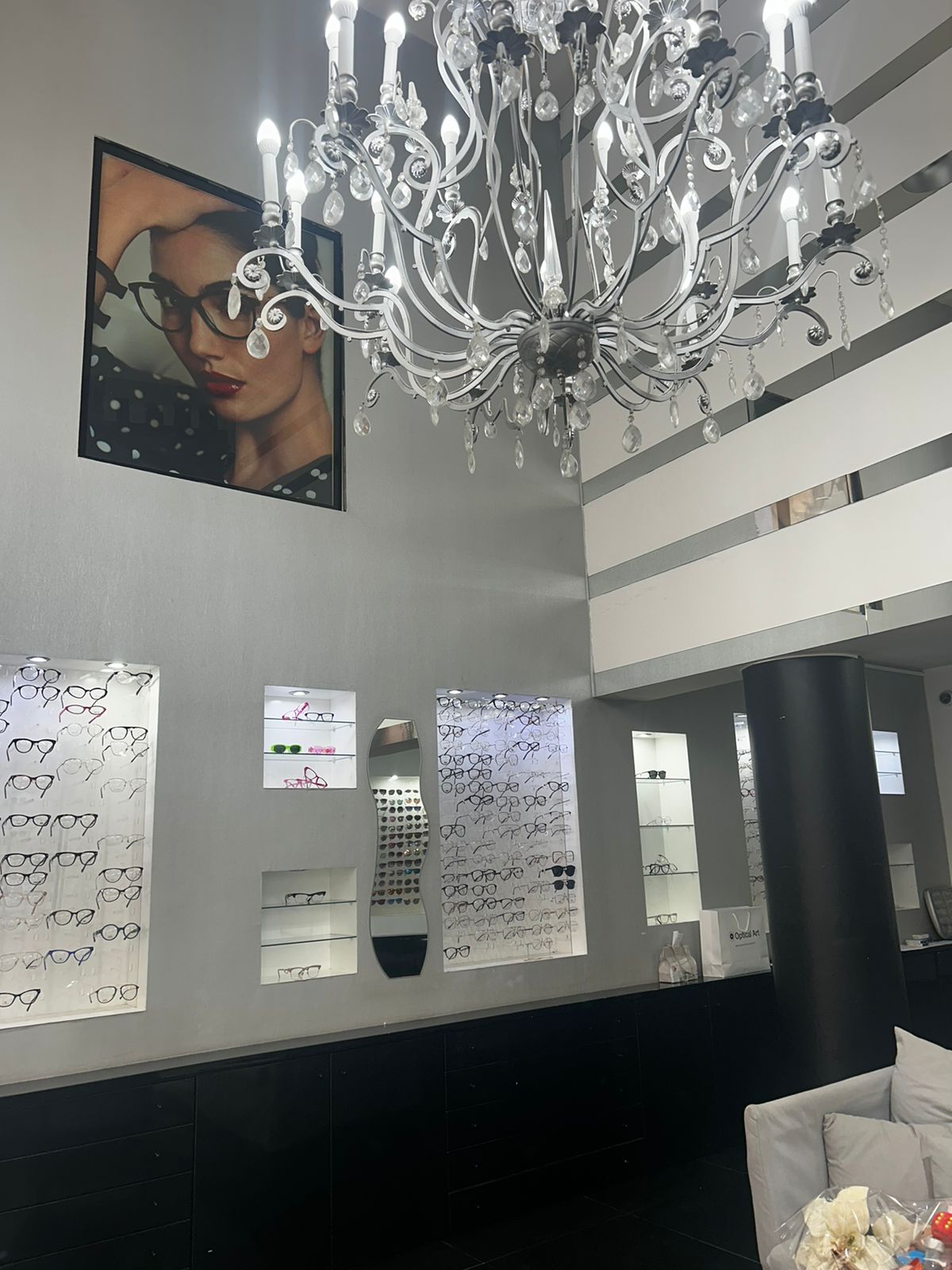 SHOP FOR RENT IN ERMOU STREET/LARNACA