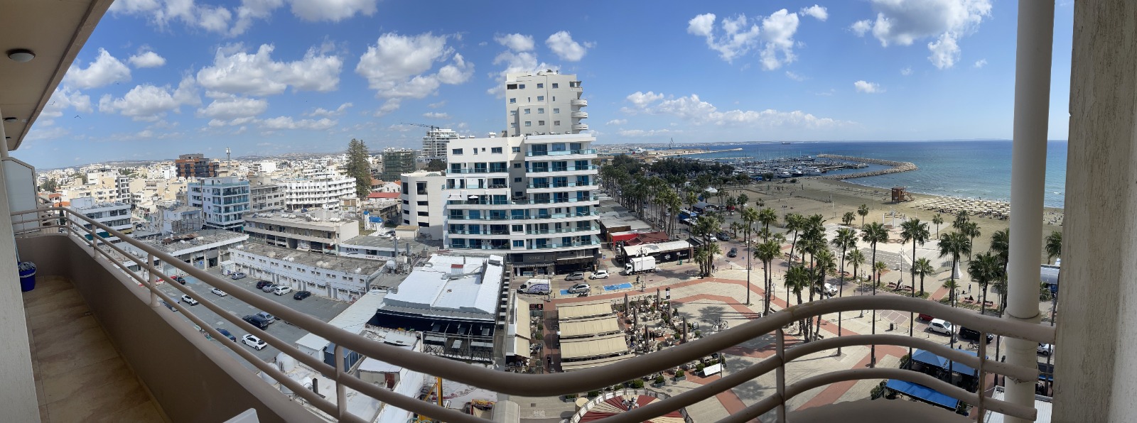 SEAFRONT APARTMENT FOR SALE IN FINIKOUDES/LARNACA