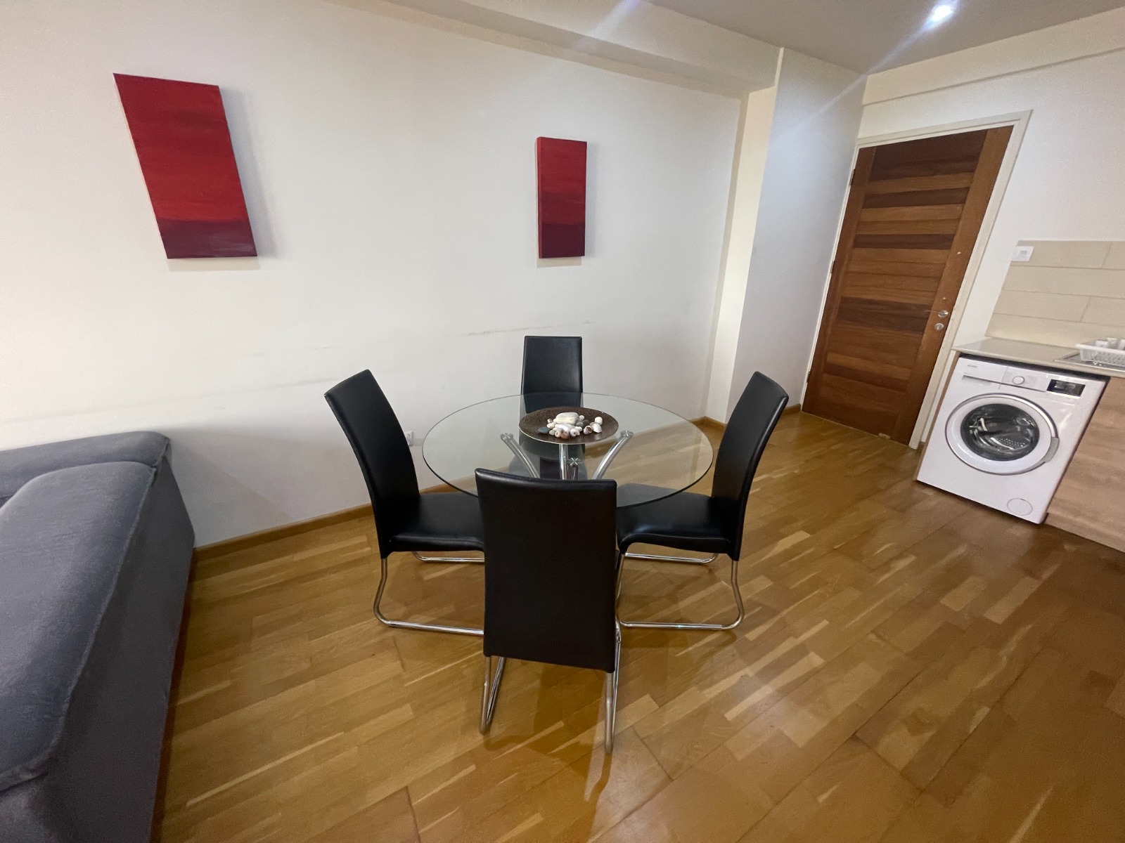 SEAFRONT APARTMENT FOR SALE IN FINIKOUDES/LARNACA
