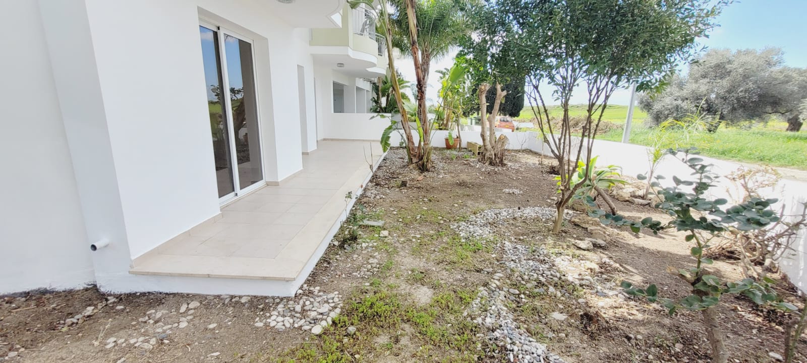 GROUND FLOOR APARTMENT WITH GARDEN