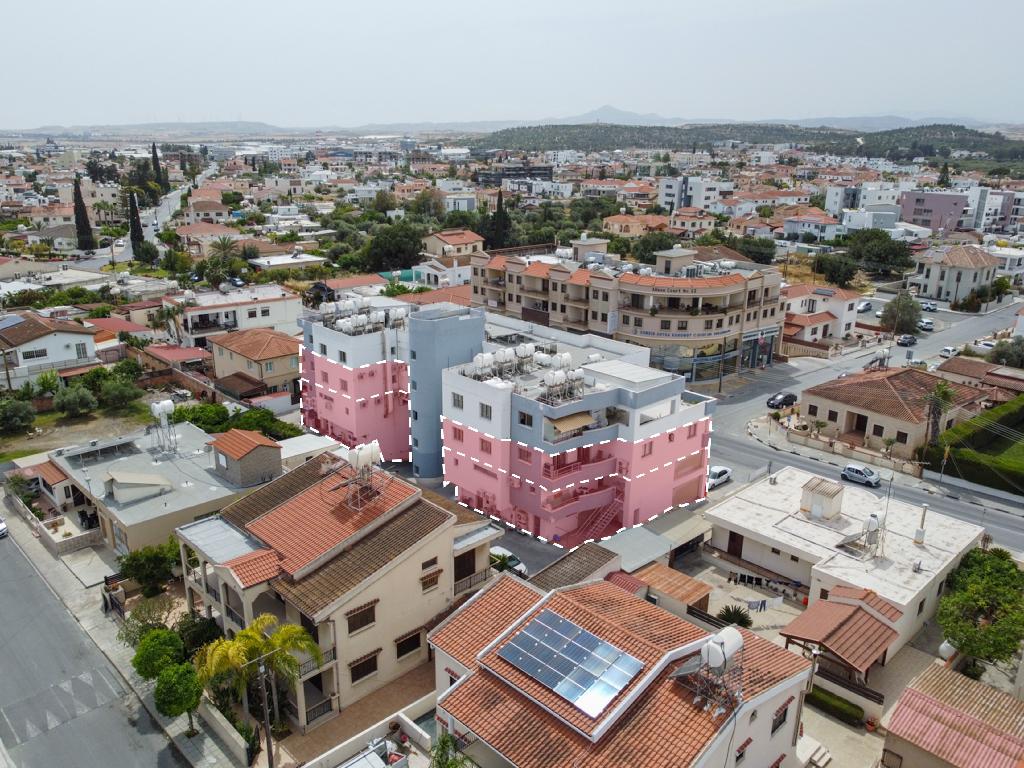 MIXED-USE BUILDING FOR SALE IN ARADIPPOU/LARNACA 