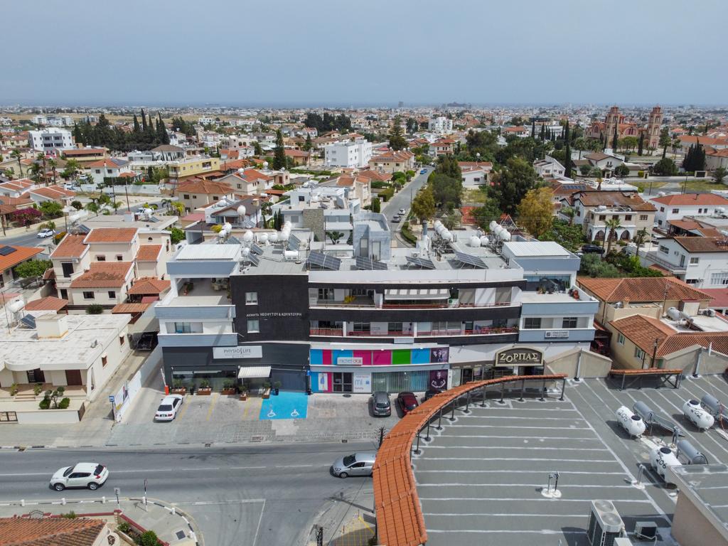 MIXED-USE BUILDING FOR SALE IN ARADIPPOU/LARNACA 