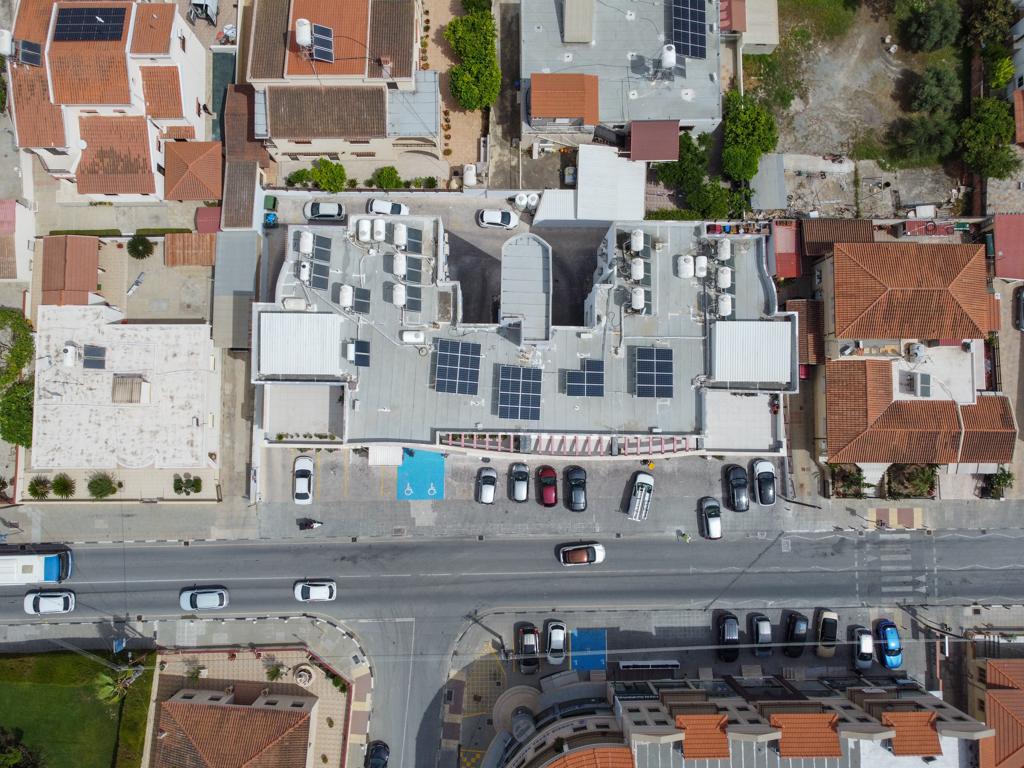 MIXED-USE BUILDING FOR SALE IN ARADIPPOU/LARNACA 