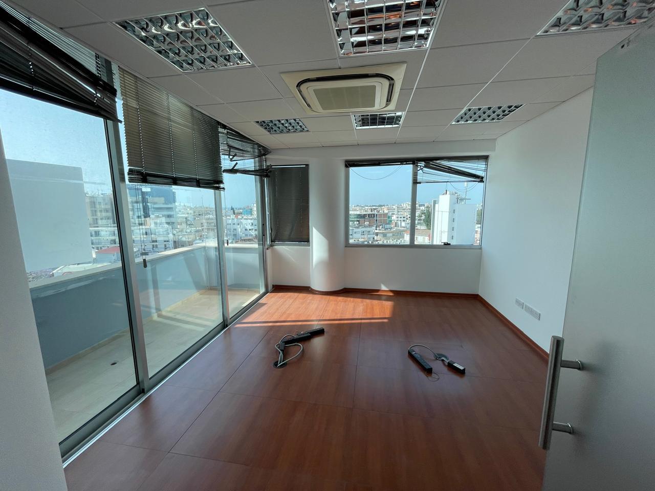 OFFICES FOR RENT IN LARNACA CENTER