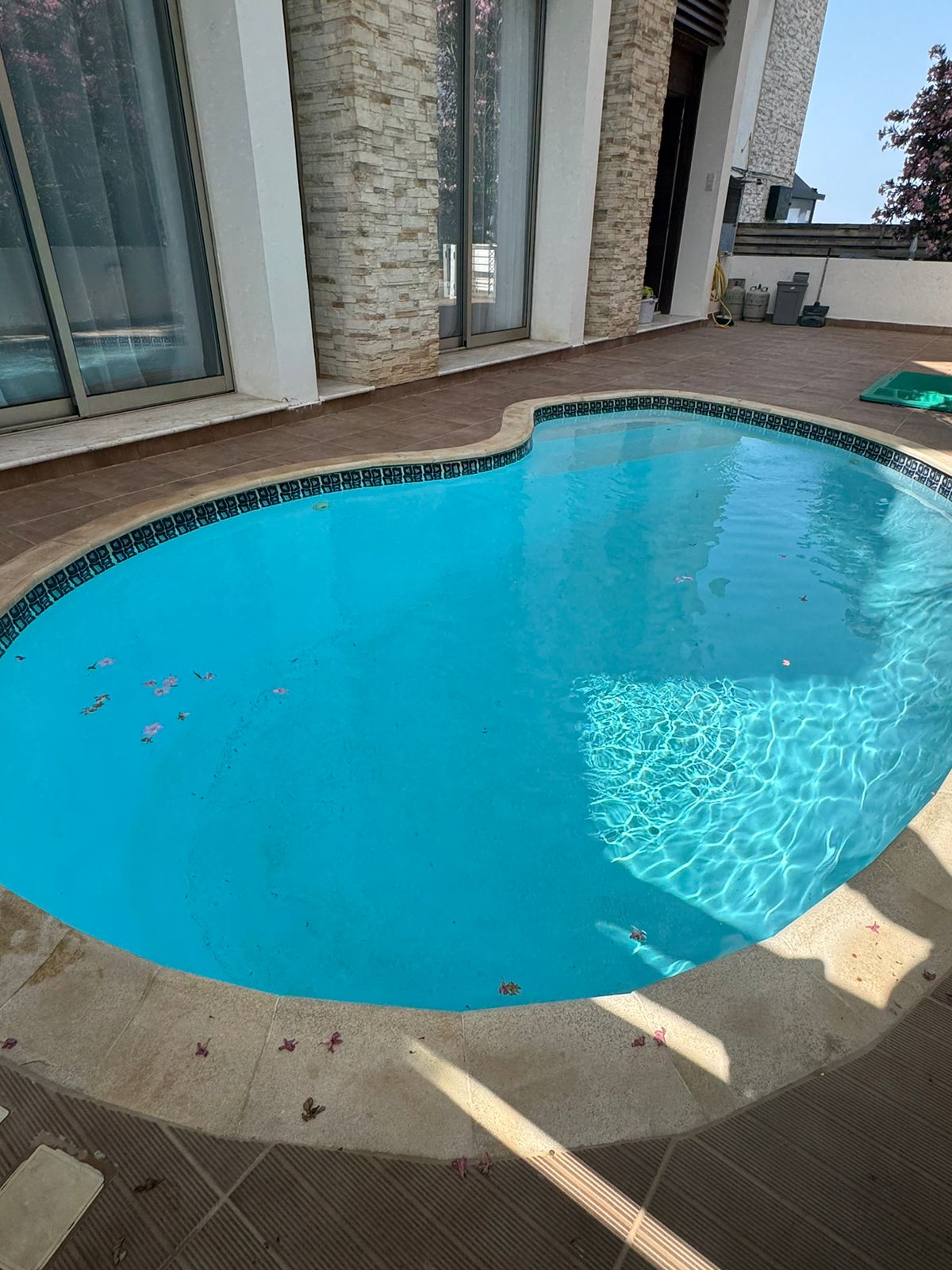 GROUND FLOOR APARTMENT FOR RENT IN MAKENZY/LARNACA