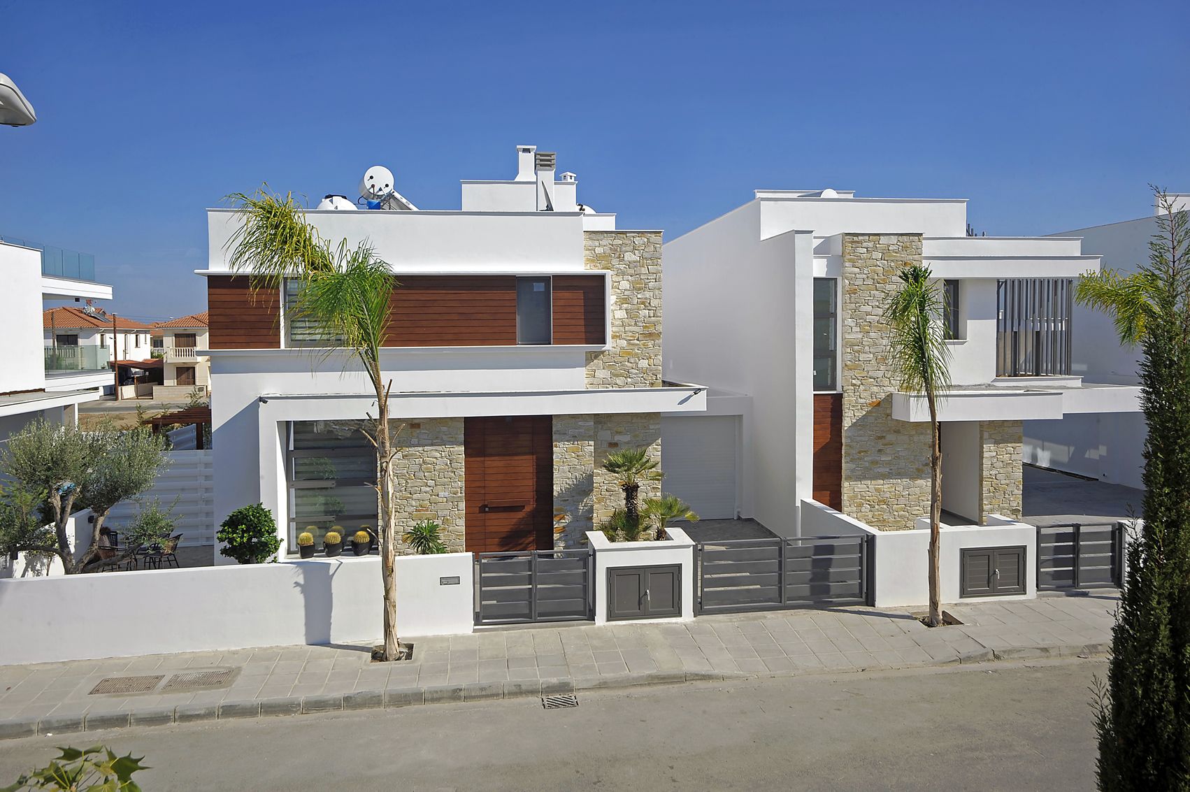 FOUR BEDROOM HOUSE - LARNACA 