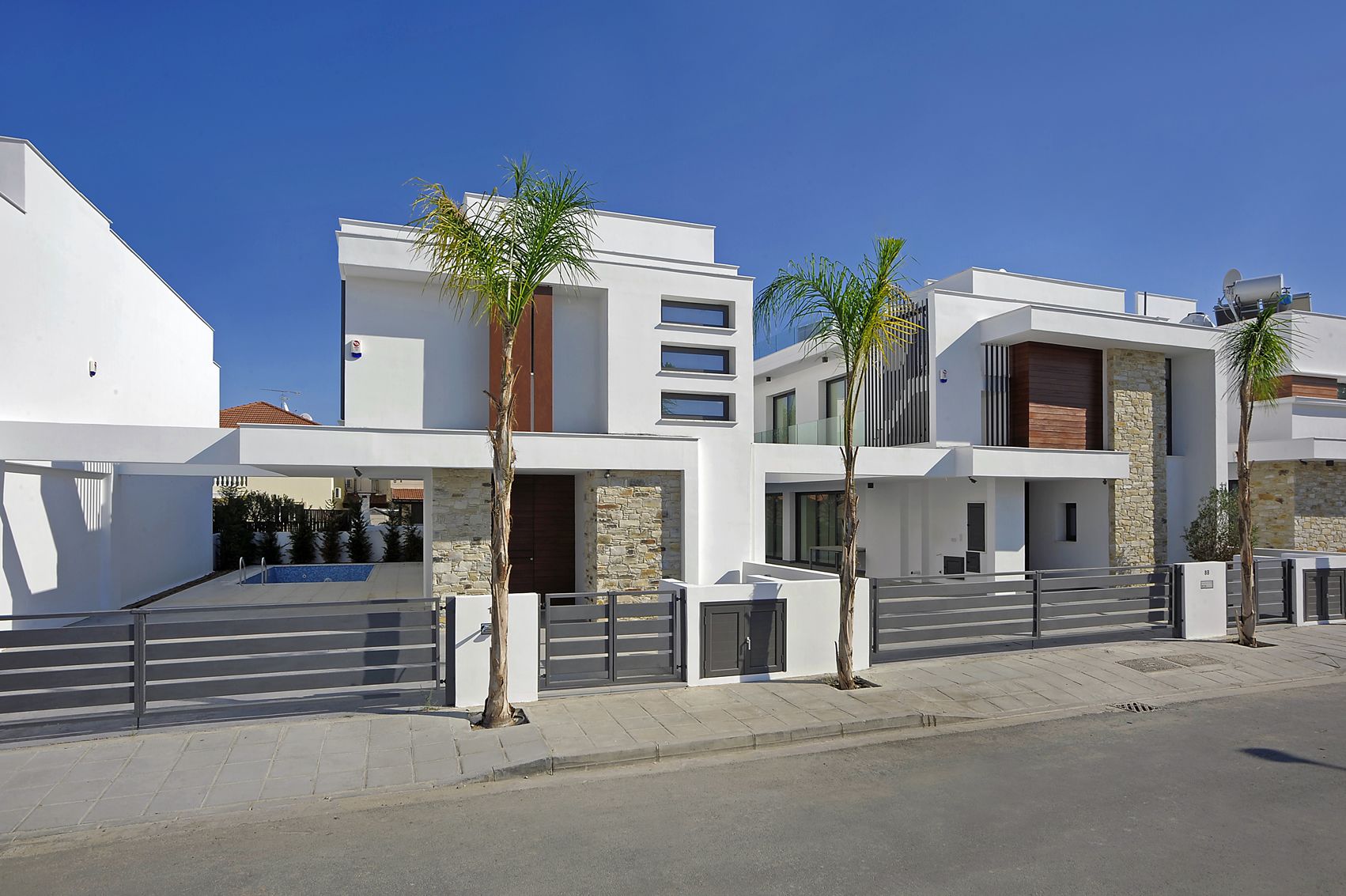 FOUR BEDROOM HOUSE - LARNACA 