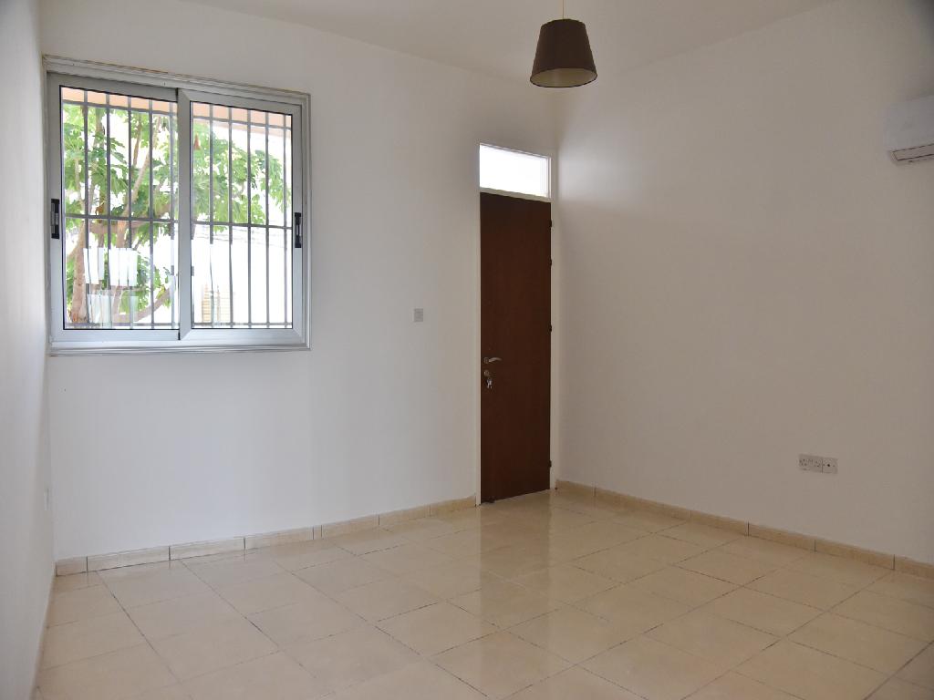 2 BEDROOM FLAT IN TSAKILERO, LARNACA 