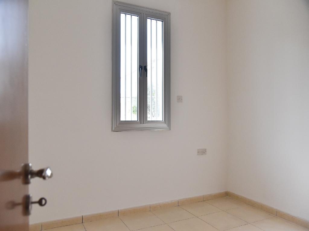 2 BEDROOM FLAT IN TSAKILERO, LARNACA 