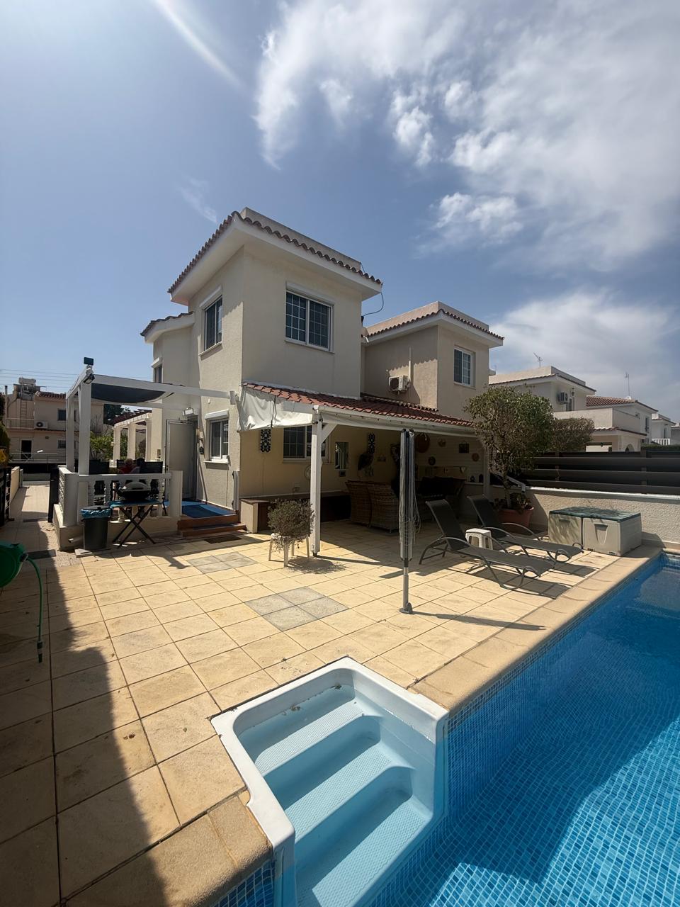 TWO (2) BEDROOM HOLIDAY HOUSE