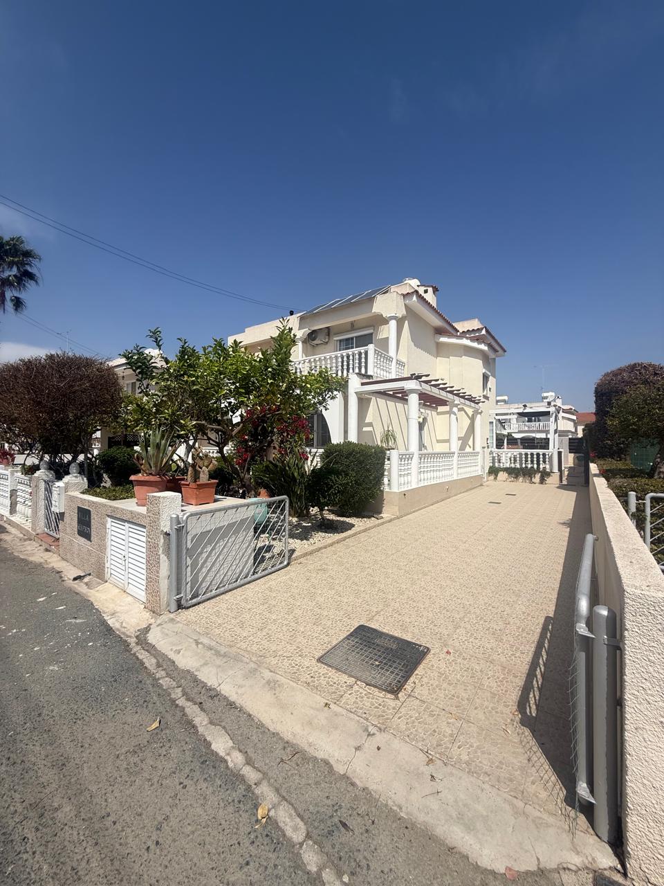 TWO (2) BEDROOM HOLIDAY HOUSE