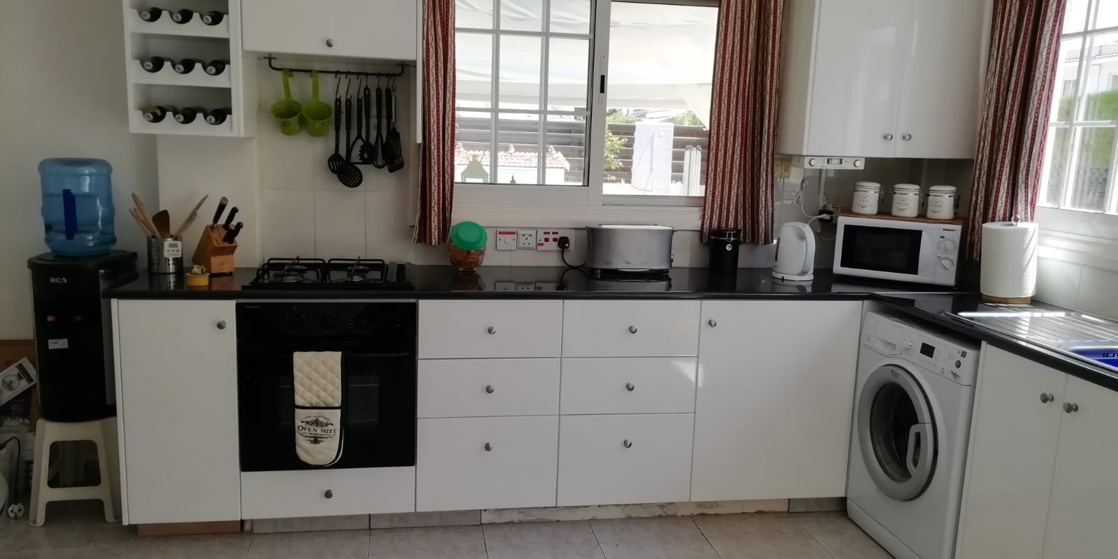 TWO (2) BEDROOM HOLIDAY HOUSE