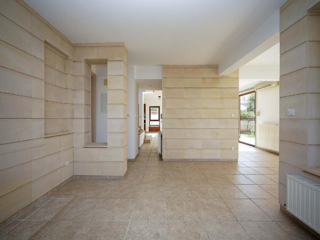 FIVE BEDROOM HOUSE IN EGKOMI-NICOSIA