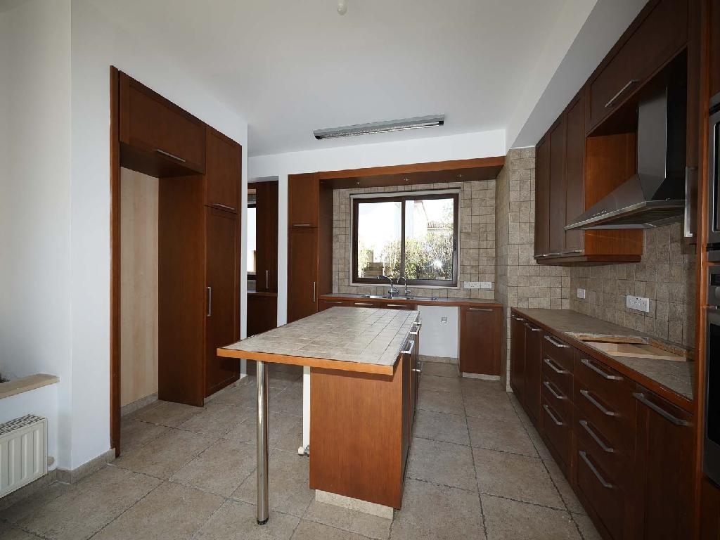 FIVE BEDROOM HOUSE IN EGKOMI-NICOSIA