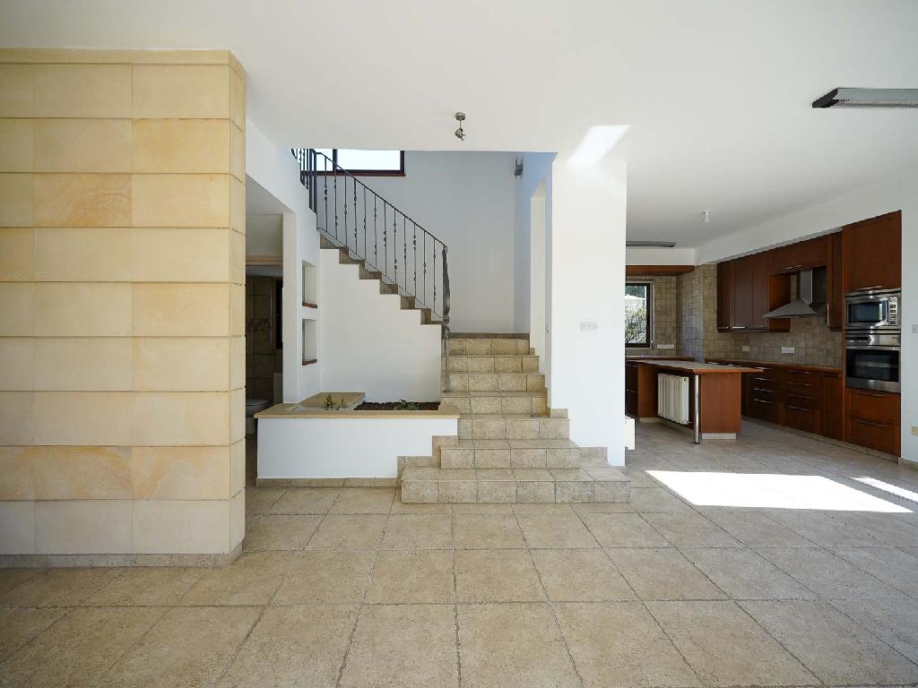 FIVE BEDROOM HOUSE IN EGKOMI-NICOSIA