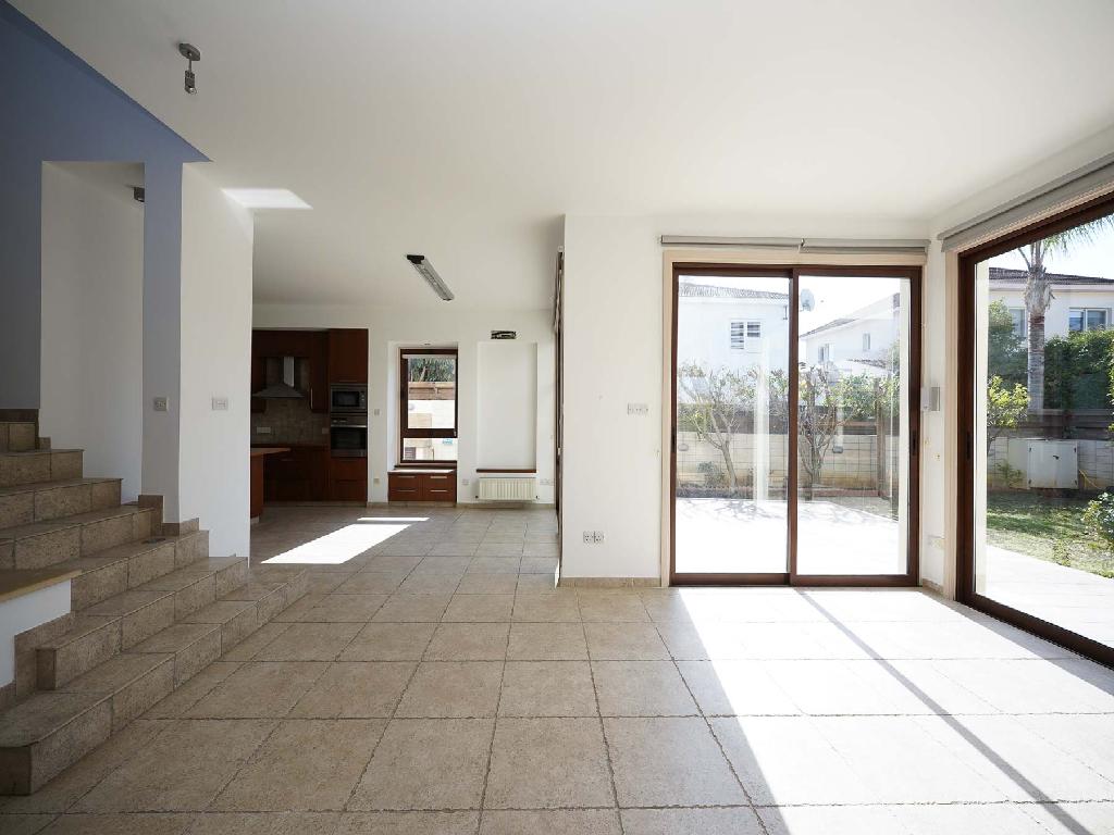 FIVE BEDROOM HOUSE IN EGKOMI-NICOSIA