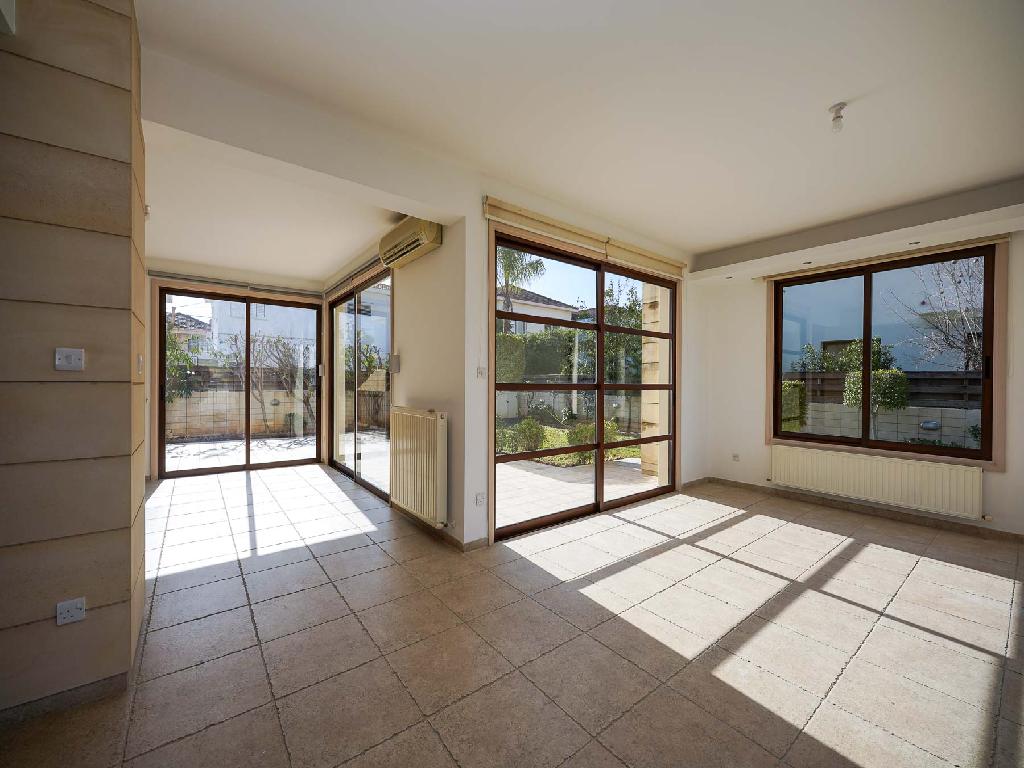 FIVE BEDROOM HOUSE IN EGKOMI-NICOSIA
