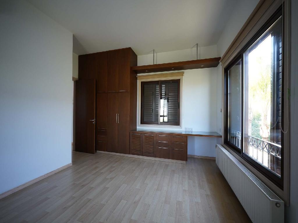 FIVE BEDROOM HOUSE IN EGKOMI-NICOSIA
