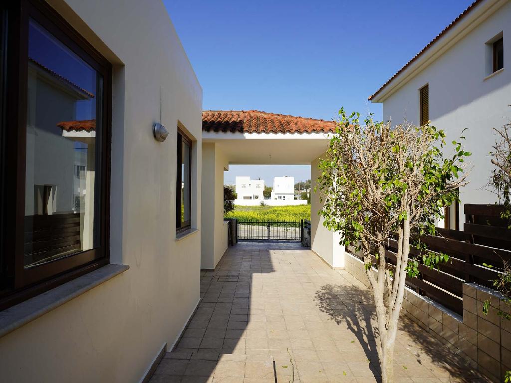 FIVE BEDROOM HOUSE IN EGKOMI-NICOSIA