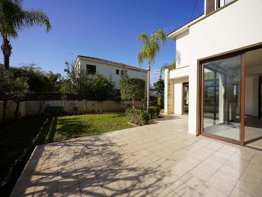 FIVE BEDROOM HOUSE IN EGKOMI-NICOSIA