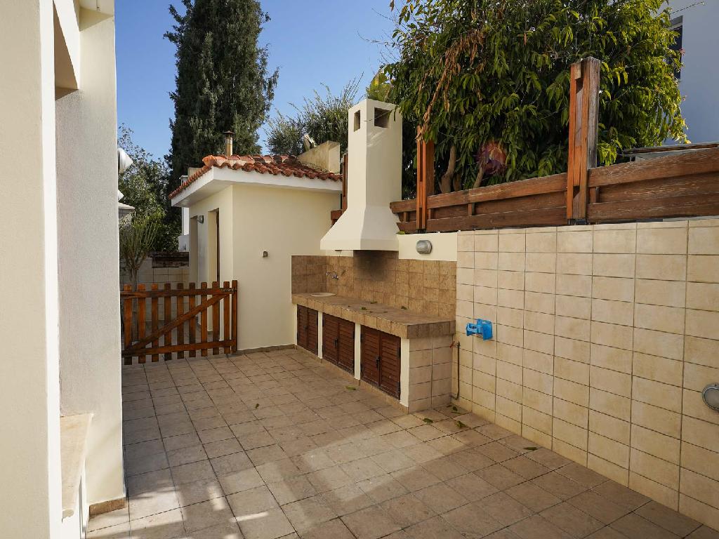 FIVE BEDROOM HOUSE IN EGKOMI-NICOSIA