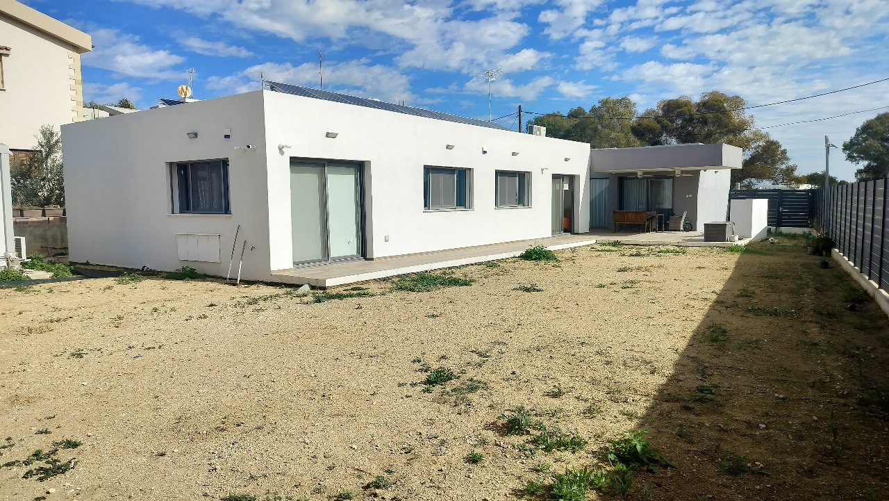 FIVE BEDROOM DETACHED HOUSE IN LAKATAMEIA-NICOSIA