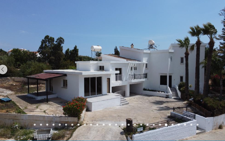 FIVE (5) BEDROOMS HOUSE IN AYIA NAPA