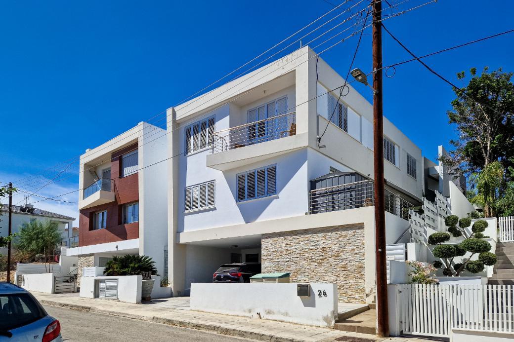 FIVE BEDROOM THREE STOREY HOUSE FOR SALE IN NICOSIA-EGKOMI