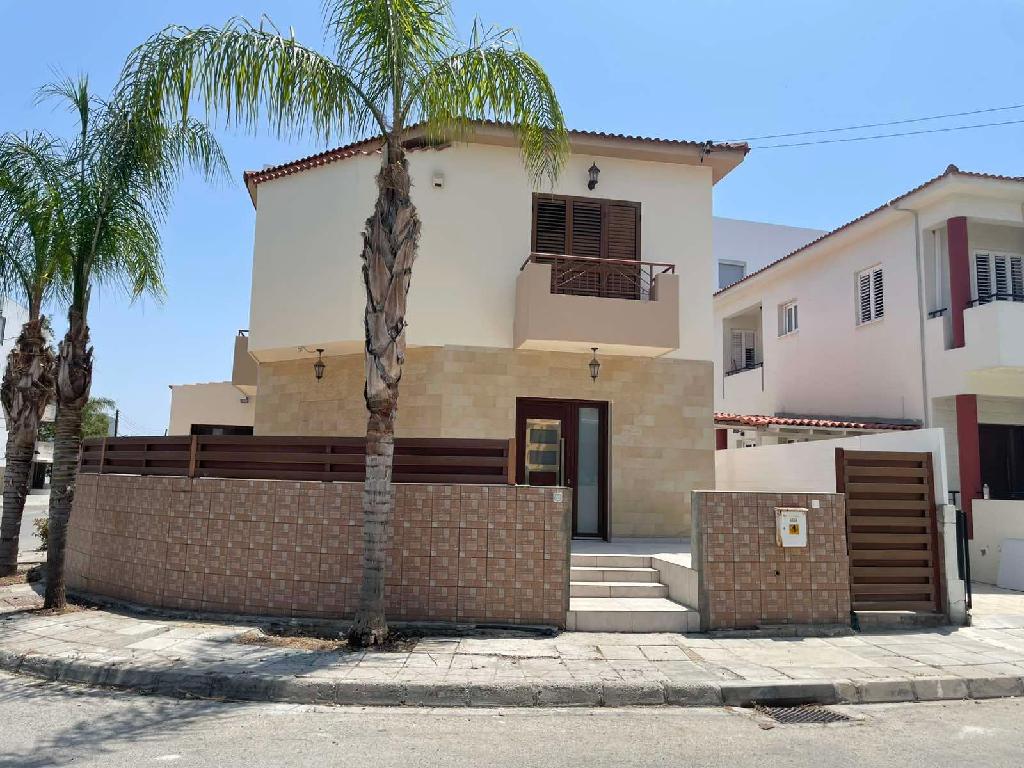 THREE BEDROOM DETACHED HOUSE FOR SALE IN NICOSIA-STROVOLOS
